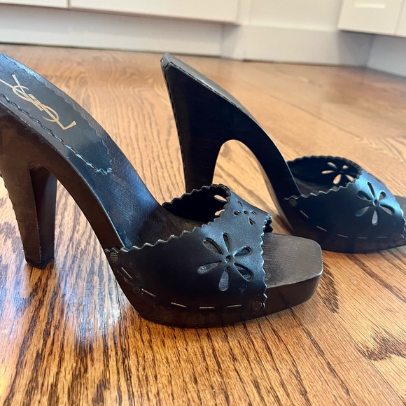 Yves Saint Laurent 5” Black Wood and Leather Heels w/ Floral Pattern size 8 1/2 - Picture 3 of 9